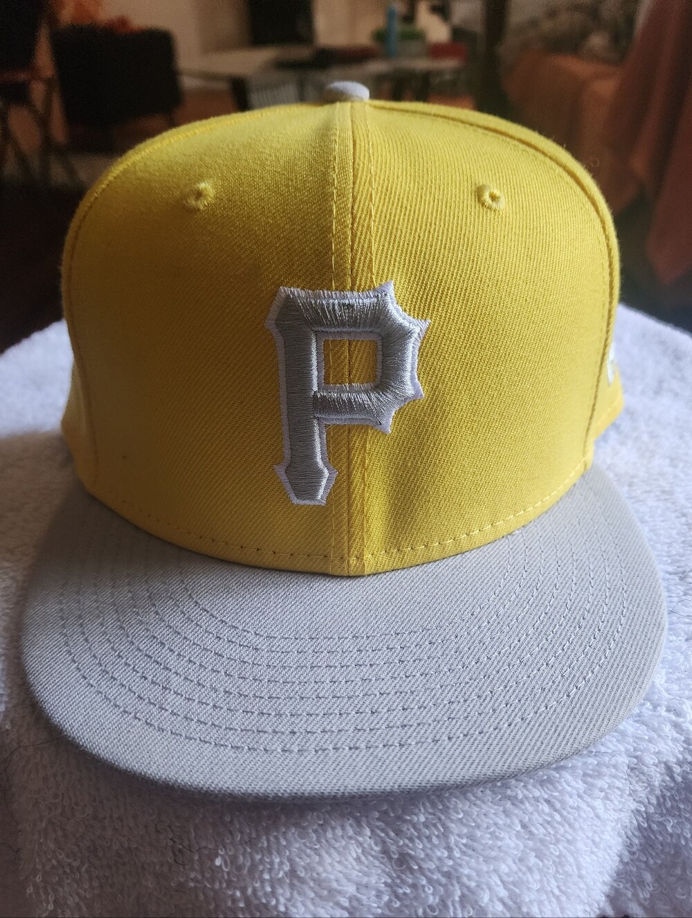 New Era Pirates baseball hat 59Fifty sz8 fitted hat